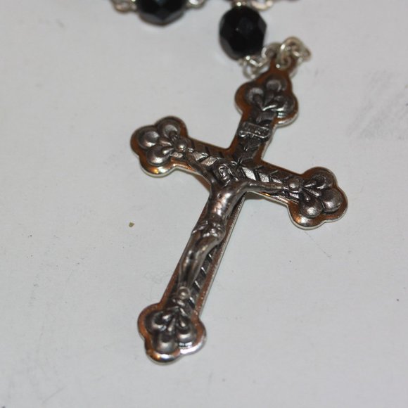 Rosary Vintage Glass Facited Black Bead Crucifix Catholic Cross - Picture 2 of 4